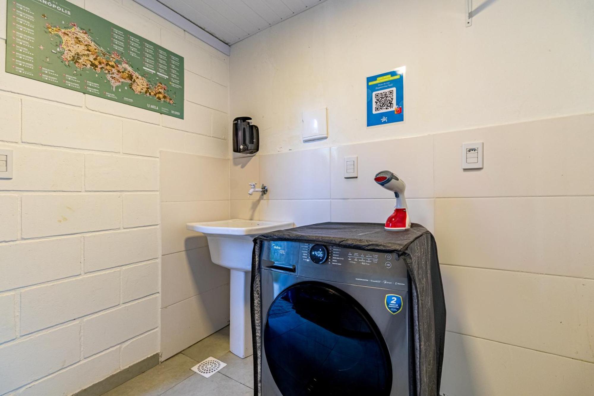 Estacionamento-1000mbps-ac-smart Tv-piscina * Florianópolis
